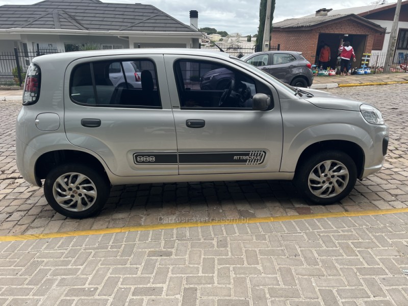 UNO 1.0 EVO ATTRACTIVE 8V FLEX 4P MANUAL - 2017 - VERANóPOLIS