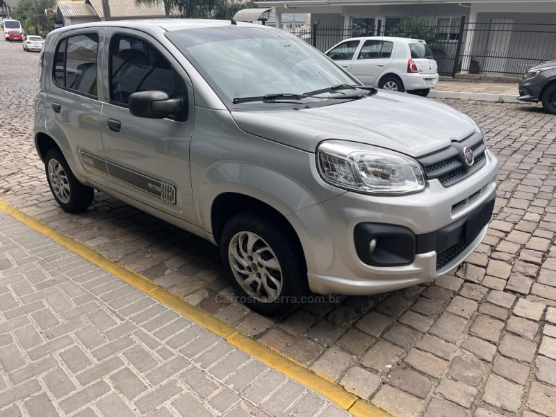 UNO 1.0 EVO ATTRACTIVE 8V FLEX 4P MANUAL - 2017 - VERANóPOLIS