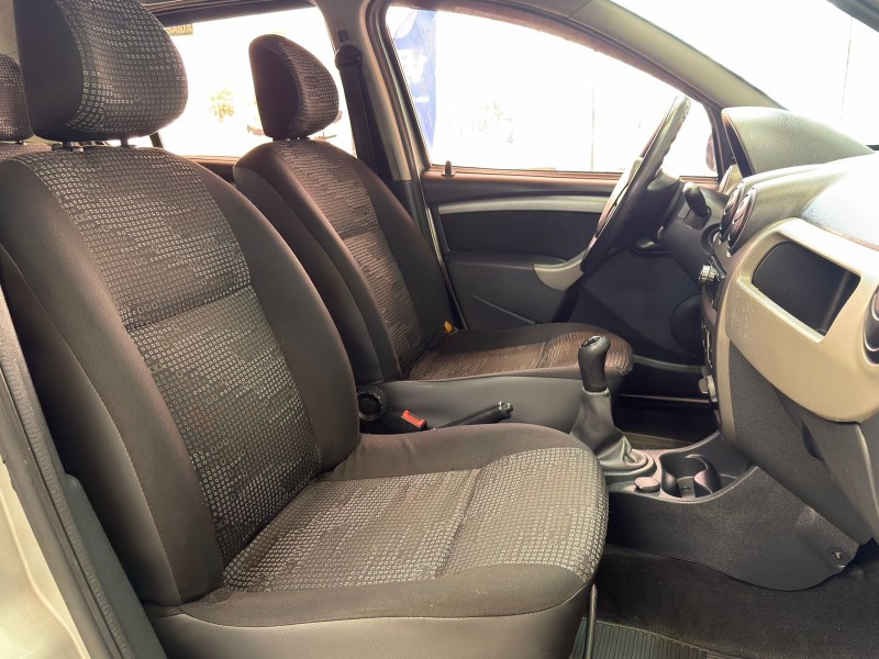 SANDERO 1.0 EXPRESSION 16V FLEX 4P MANUAL - 2009 - CAXIAS DO SUL