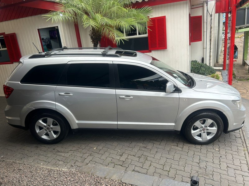FREEMONT 2.4 PRECISION 16V GASOLINA 4P AUTOMÁTICO - 2013 - TRêS COROAS