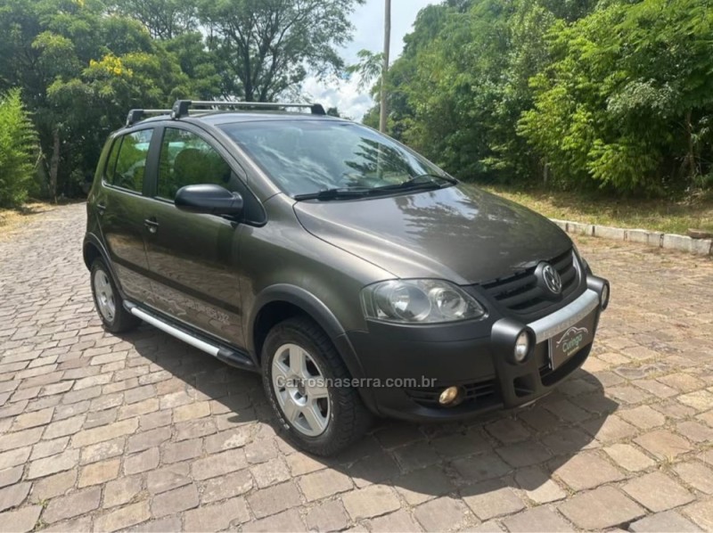 CROSSFOX 1.6 MI FLEX 8V 4P MANUAL - 2010 - NOVA PRATA