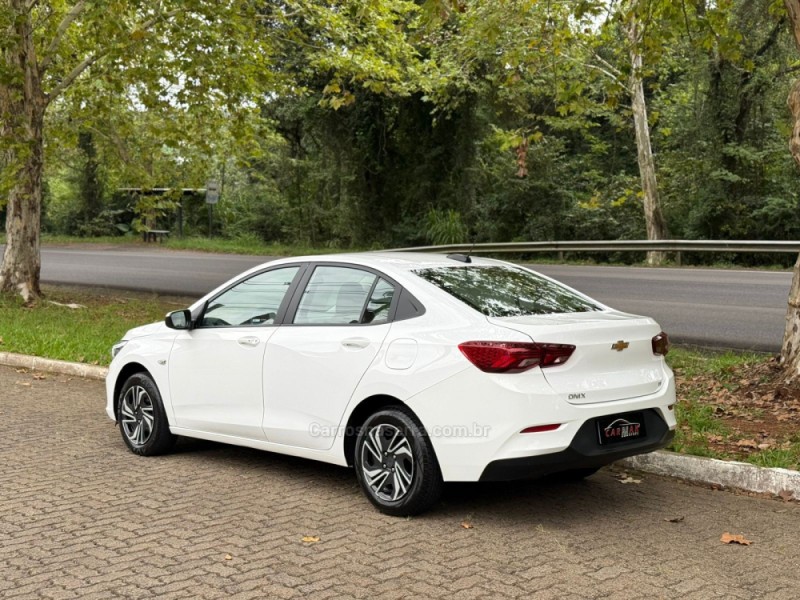 ONIX 1.0 LT PLUS 12V TURBO 4P FLEX MANUAL - 2024 - DOIS IRMãOS