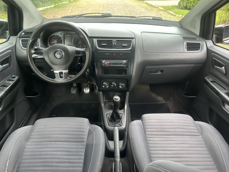 CROSSFOX 1.6 MI FLEX 8V 4P MANUAL - 2011 - NOVA PRATA