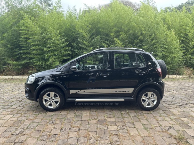 CROSSFOX 1.6 MI FLEX 8V 4P MANUAL - 2011 - NOVA PRATA