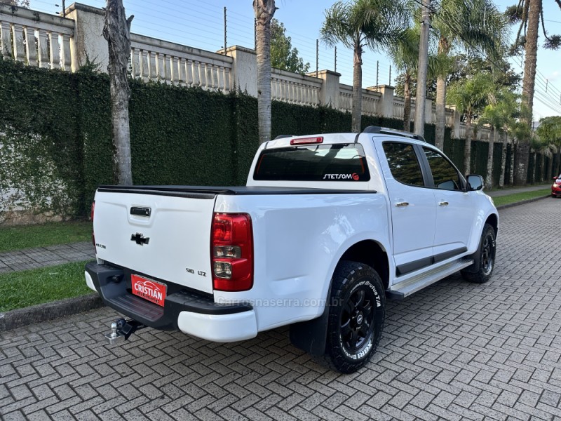 S10 2.4 LT 4X2 CD 8V FLEX 4P MANUAL - 2014 - CAXIAS DO SUL