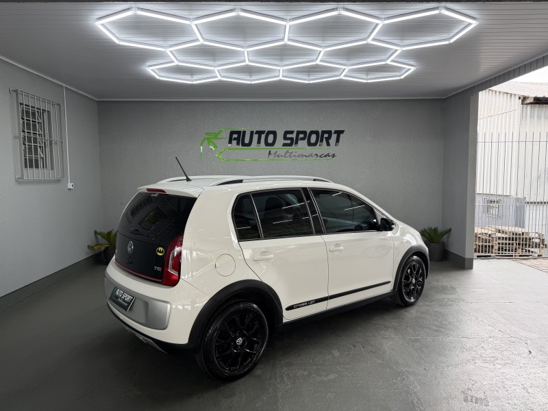 UP 1.0 TSI CROSS 12V FLEX 4P MANUAL - 2016 - CAXIAS DO SUL
