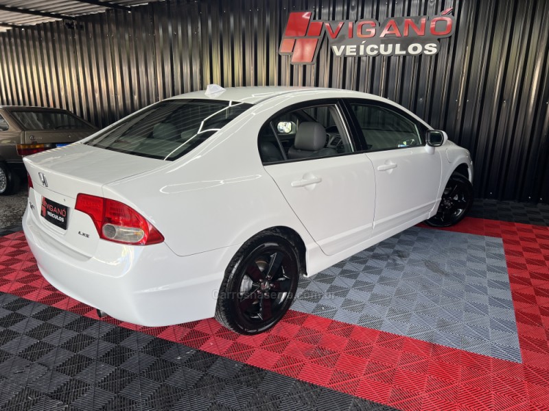 CIVIC 1.8 LXS 16V GASOLINA 4P MANUAL - 2008 - CAXIAS DO SUL