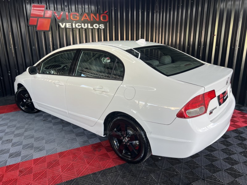 CIVIC 1.8 LXS 16V GASOLINA 4P MANUAL - 2008 - CAXIAS DO SUL