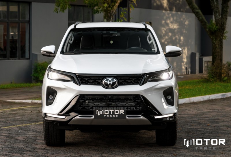 hilux sw4 2.8 4x4 srx platinum turbo 7 lugares diesel 4p automatico 2024 porto alegre