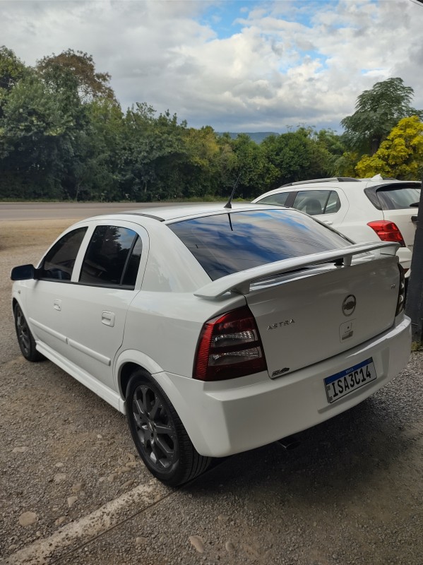 ASTRA 2.0 MPFI ADVANTAGE 8V FLEX 4P MANUAL - 2011 - VALE REAL