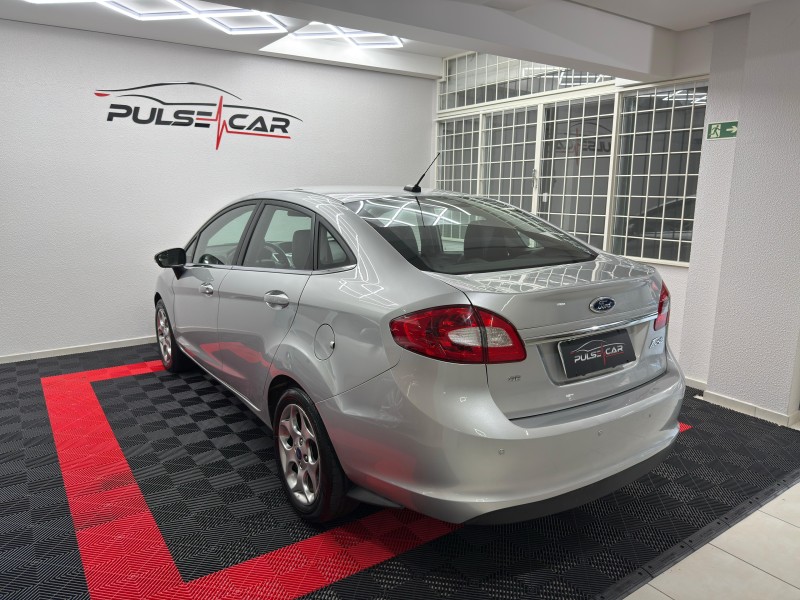 FIESTA 1.6 SE SEDAN 16V FLEX 4P MANUAL - 2012 - CAXIAS DO SUL