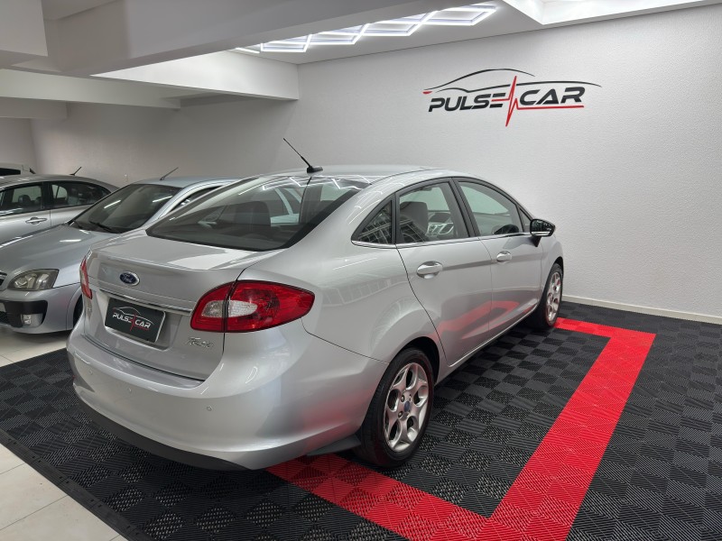 FIESTA 1.6 SE SEDAN 16V FLEX 4P MANUAL - 2012 - CAXIAS DO SUL