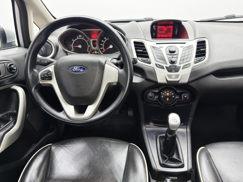 FIESTA 1.6 SE SEDAN 16V FLEX 4P MANUAL - 2012 - CAXIAS DO SUL