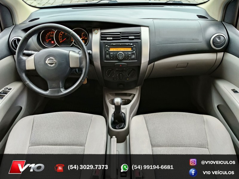 LIVINA 1.6 SL 16V FLEX 4P MANUAL - 2010 - CAXIAS DO SUL