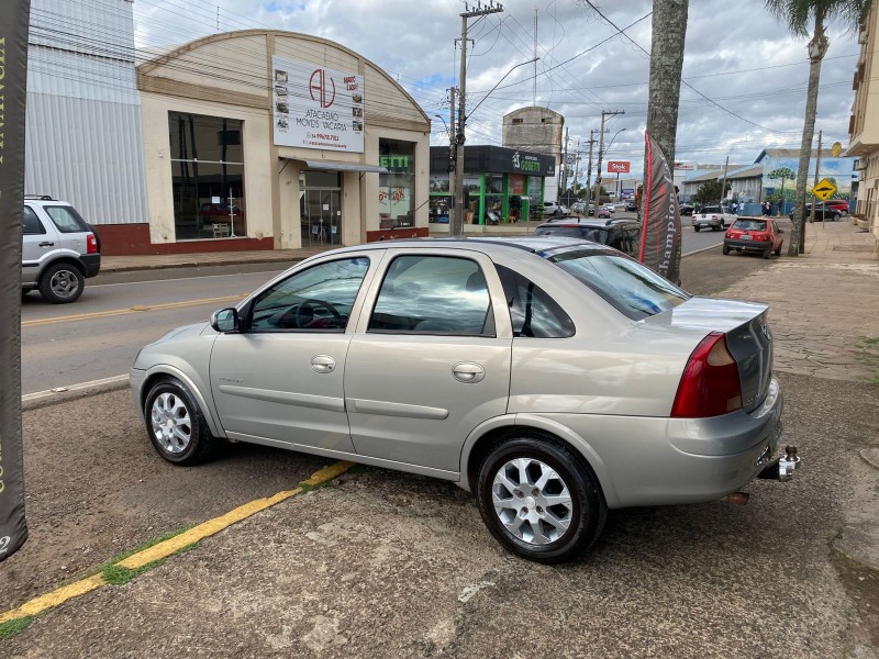 CORSA 1.8 MPFI PREMIUM SEDAN 8V FLEX 4P MANUAL - 2005 - VACARIA
