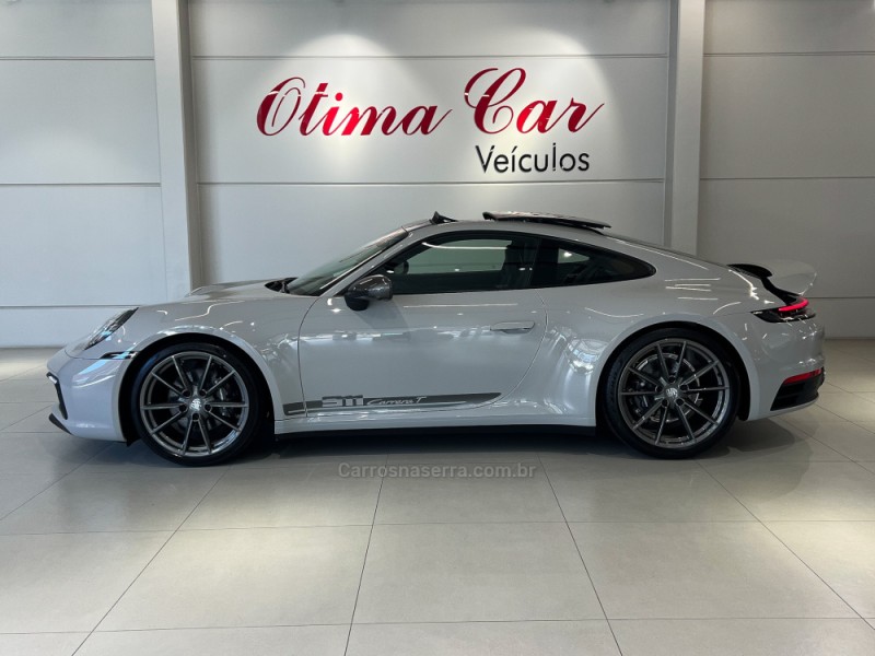 911 3.0 CARRERA T COUPÉ AUTOMÁTICO - 2024 - FLORES DA CUNHA