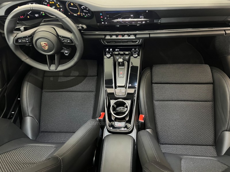 911 3.0 CARRERA T COUPÉ AUTOMÁTICO - 2024 - FLORES DA CUNHA