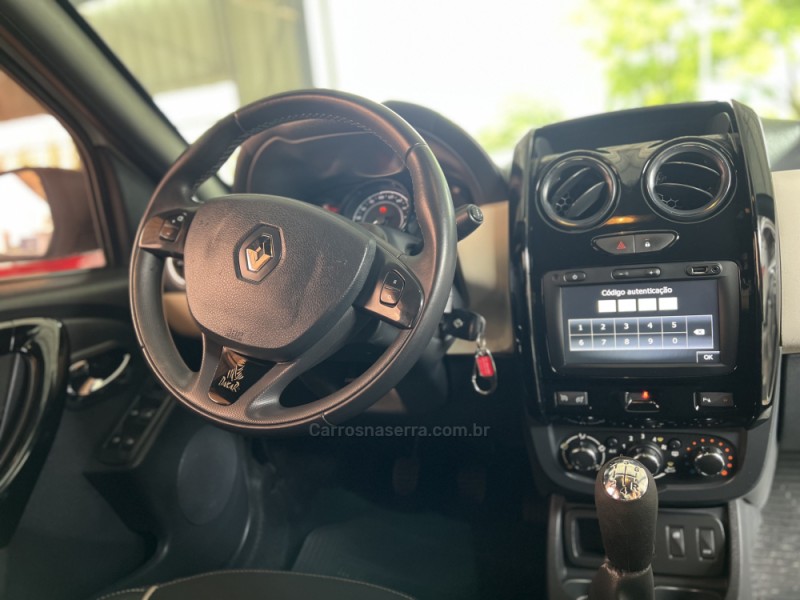 DUSTER 1.6 DAKAR 4X2 16V FLEX 4P MANUAL - 2018 - BOM PRINCíPIO
