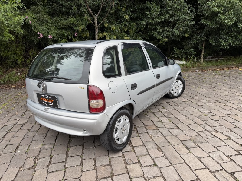 CORSA 1.0 MPFI SUPER 8V GASOLINA 4P MANUAL - 2000 - CAXIAS DO SUL