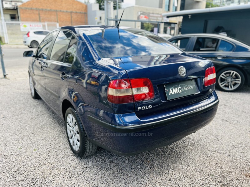 POLO SEDAN 1.6 MI 8V FLEX 4P MANUAL - 2005 - CAXIAS DO SUL