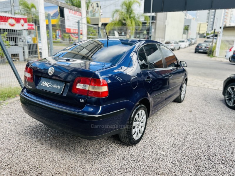 POLO SEDAN 1.6 MI 8V FLEX 4P MANUAL - 2005 - CAXIAS DO SUL