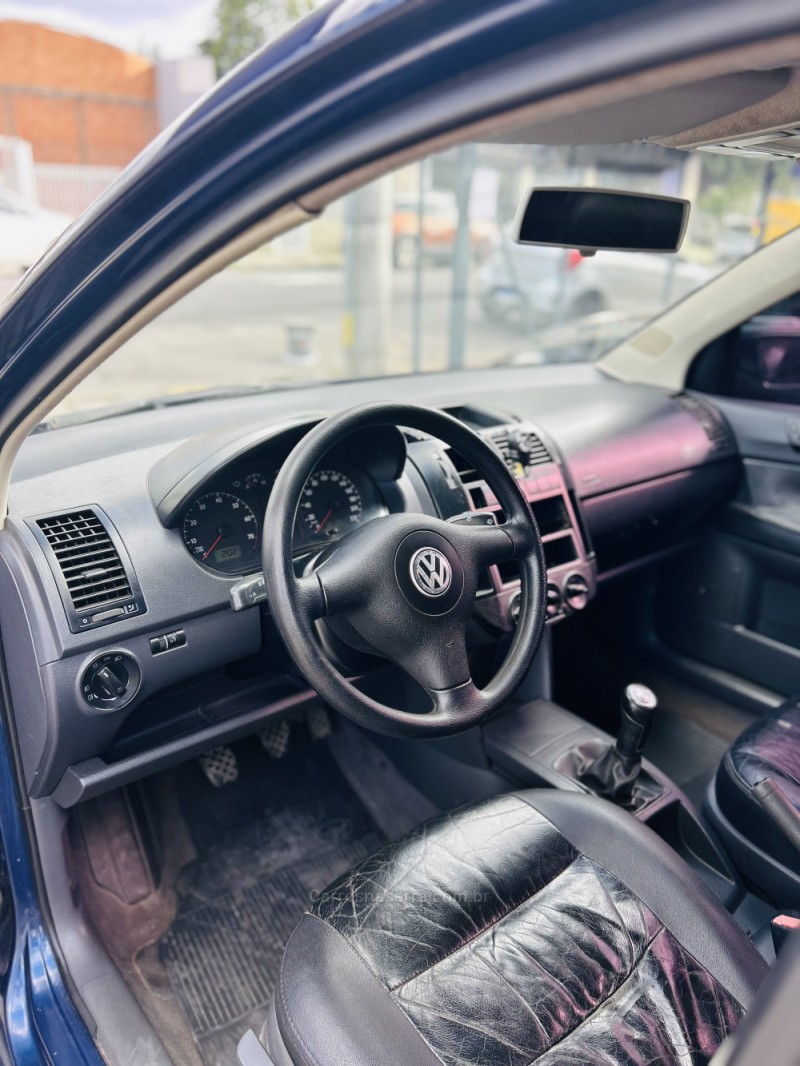 POLO SEDAN 1.6 MI 8V FLEX 4P MANUAL - 2005 - CAXIAS DO SUL