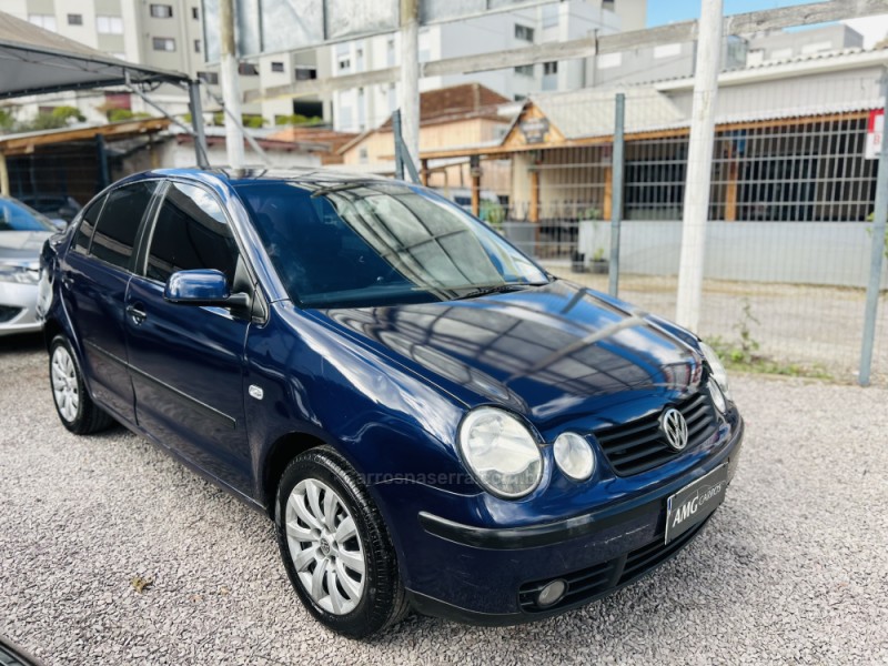 POLO SEDAN 1.6 MI 8V FLEX 4P MANUAL - 2005 - CAXIAS DO SUL