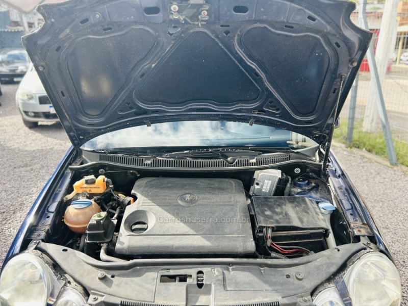 POLO SEDAN 1.6 MI 8V FLEX 4P MANUAL - 2005 - CAXIAS DO SUL