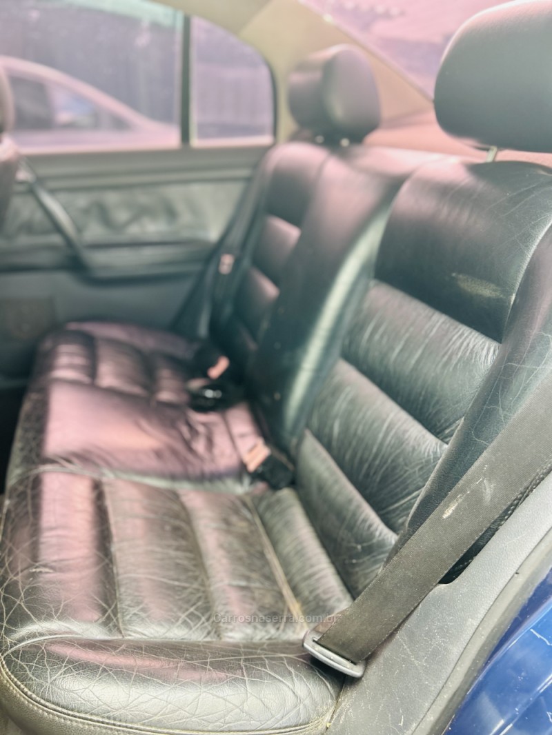 POLO SEDAN 1.6 MI 8V FLEX 4P MANUAL - 2005 - CAXIAS DO SUL