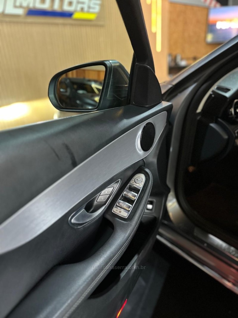 C 180 1.6 CGI AVANTGARDE 16V TURBO GASOLINA 4P AUTOMÁTICO - 2017 - LAJEADO