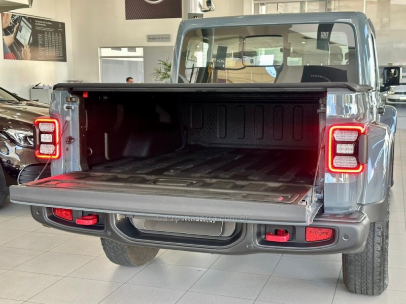 GLADIATOR 3.6 RUBICON V6 4X4 4P GASOLINA AUTOMÁTICO - 2024 - NOVO HAMBURGO