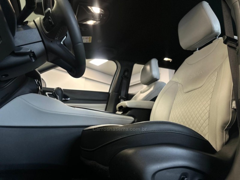 COMMANDER 1.3 LIMITED T270 16V 4X2 TURBO FLEX 4P AUTOMÁTICO - 2023 - NOVO HAMBURGO