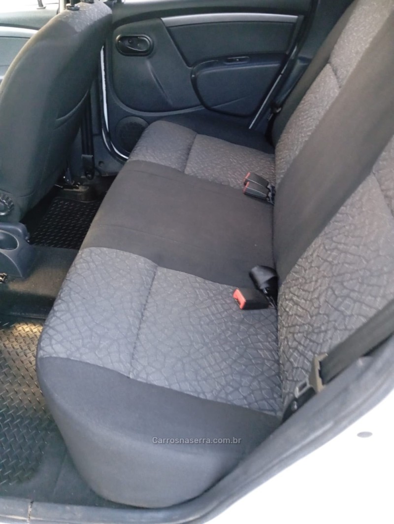 DUSTER 1.6 DYNAMIQUE 4X2 16V FLEX 4P MANUAL - 2015 - PICADA CAFé