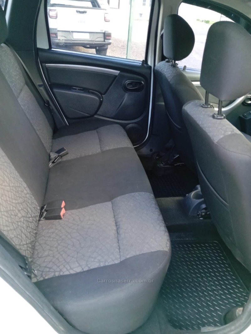 DUSTER 1.6 DYNAMIQUE 4X2 16V FLEX 4P MANUAL - 2015 - PICADA CAFé