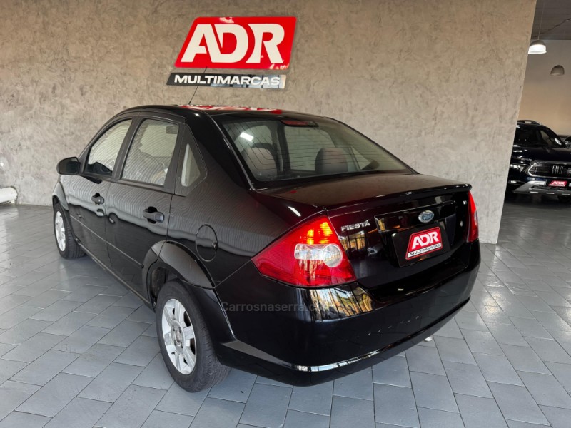 FIESTA 1.6 SE SEDAN 16V FLEX 4P MANUAL - 2005 - CAXIAS DO SUL