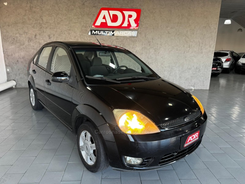 FIESTA 1.6 SE SEDAN 16V FLEX 4P MANUAL - 2005 - CAXIAS DO SUL