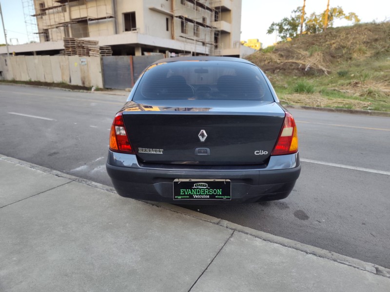 CLIO 1.6 PRIVILÉGE 16V FLEX 4P MANUAL - 2004 - CAXIAS DO SUL
