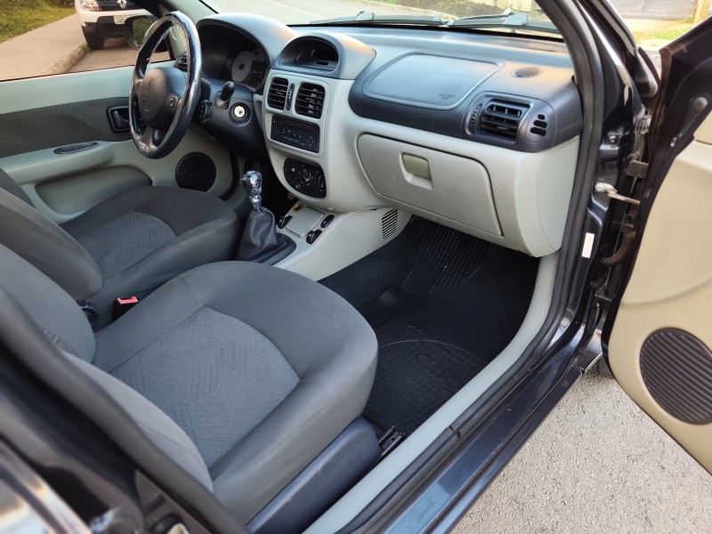 CLIO 1.6 PRIVILÉGE 16V FLEX 4P MANUAL - 2004 - CAXIAS DO SUL