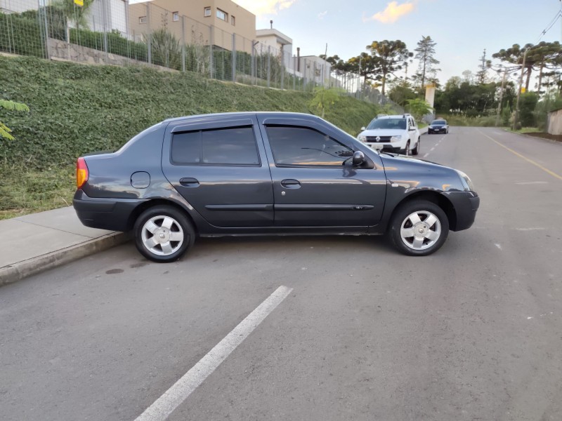 CLIO 1.6 PRIVILÉGE 16V FLEX 4P MANUAL - 2004 - CAXIAS DO SUL