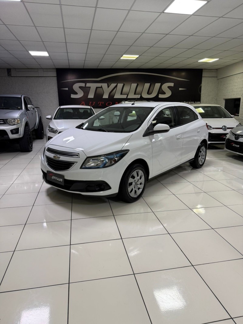 ONIX 1.4 MPFI LT 8V FLEX 4P MANUAL - 2014 - ESTâNCIA VELHA