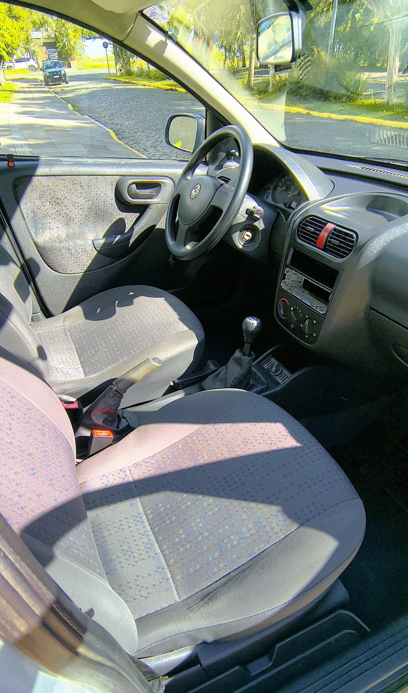 CORSA 1.4 MPFI PREMIUM 8V FLEX 4P MANUAL - 2011 - FARROUPILHA