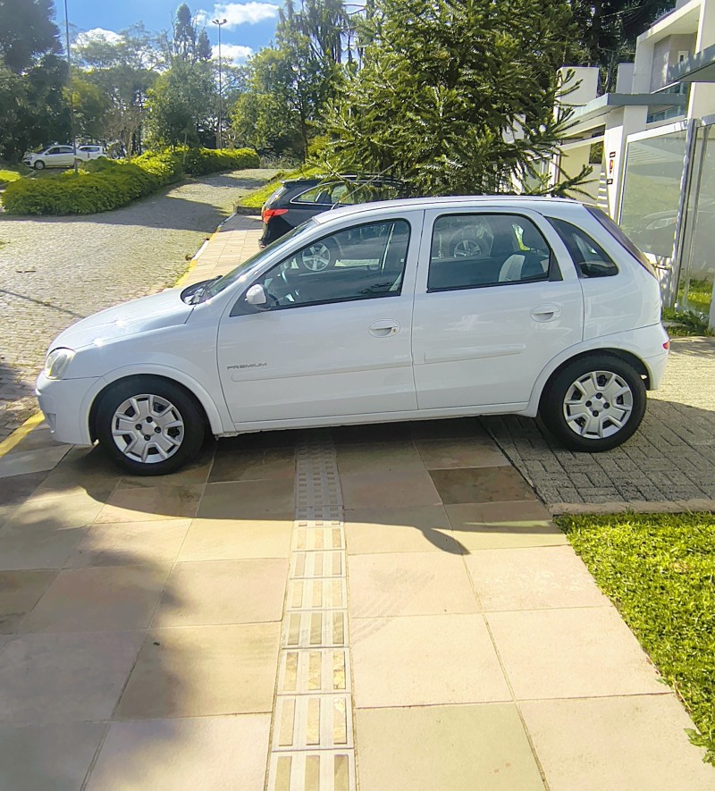 CORSA 1.4 MPFI PREMIUM 8V FLEX 4P MANUAL - 2011 - FARROUPILHA