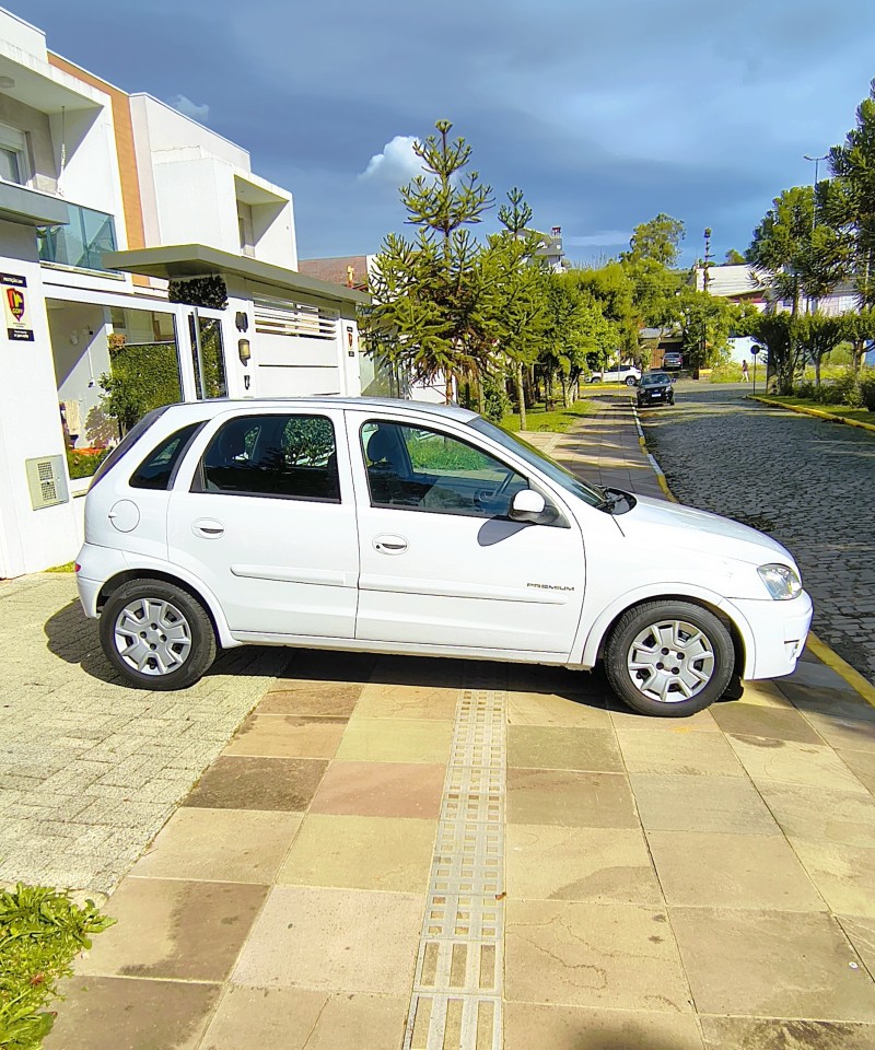 CORSA 1.4 MPFI PREMIUM 8V FLEX 4P MANUAL - 2011 - FARROUPILHA