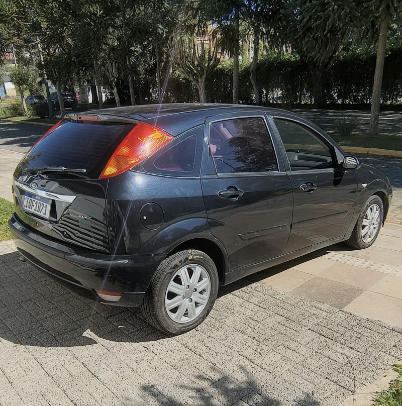 FOCUS 1.6 GLX 8V FLEX 4P MANUAL - 2009 - FARROUPILHA