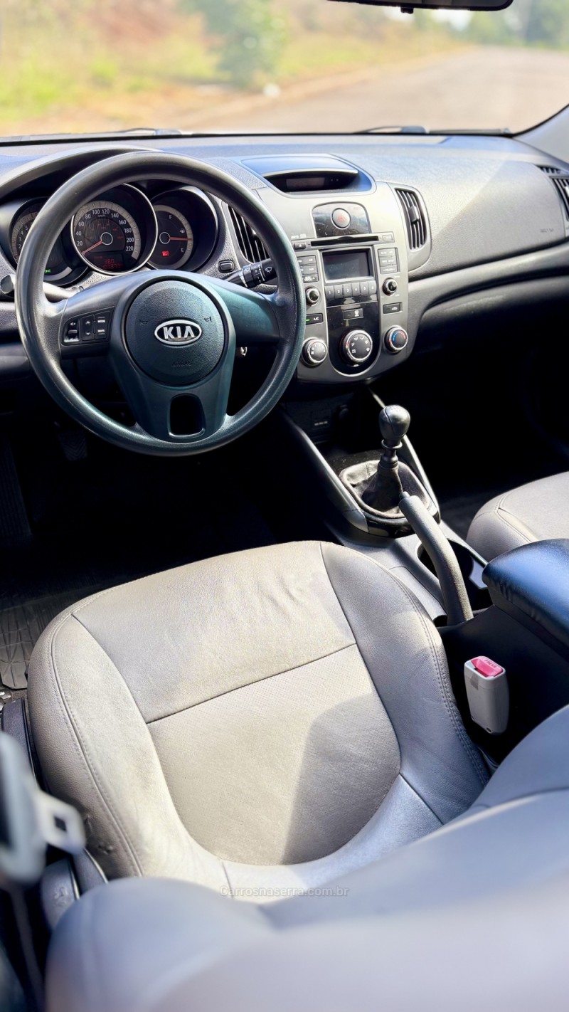 CERATO 1.6 EX3 SEDAN 16V GASOLINA 4P MANUAL - 2011 - FLORES DA CUNHA