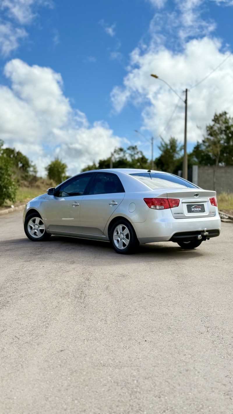 CERATO 1.6 EX3 SEDAN 16V GASOLINA 4P MANUAL - 2011 - FLORES DA CUNHA