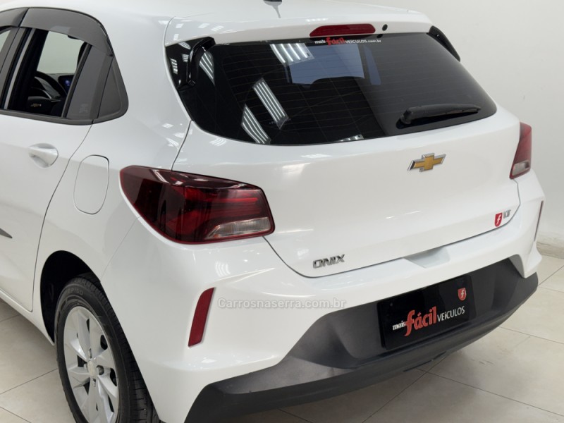 ONIX 1.0 LT 12V TURBO FLEX 4P MANUAL - 2023 - SANTA CRUZ DO SUL