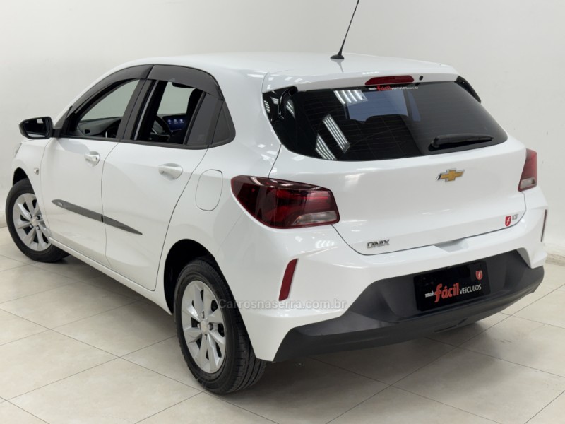 ONIX 1.0 LT 12V TURBO FLEX 4P MANUAL - 2023 - SANTA CRUZ DO SUL