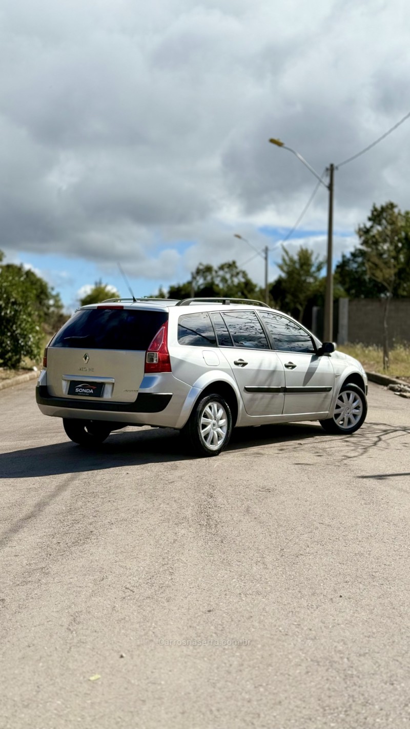 MÉGANE 1.6 EXPRESSION GRAND TOUR 16V FLEX 4P MANUAL - 2011 - FLORES DA CUNHA