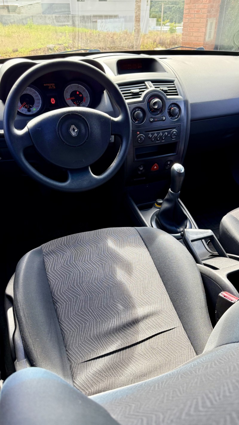 MÉGANE 1.6 EXPRESSION GRAND TOUR 16V FLEX 4P MANUAL - 2011 - FLORES DA CUNHA